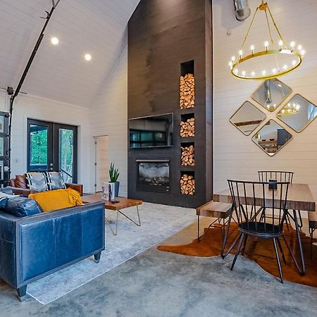 "The Barndo" 4Br Luxury Cabin, Hot Tub, Fire Pit, Bunks, Arcades, Playhouse! Broken Bow Exterior photo