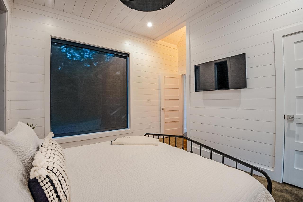 "The Barndo" 4Br Luxury Cabin, Hot Tub, Fire Pit, Bunks, Arcades, Playhouse! Broken Bow Exterior photo
