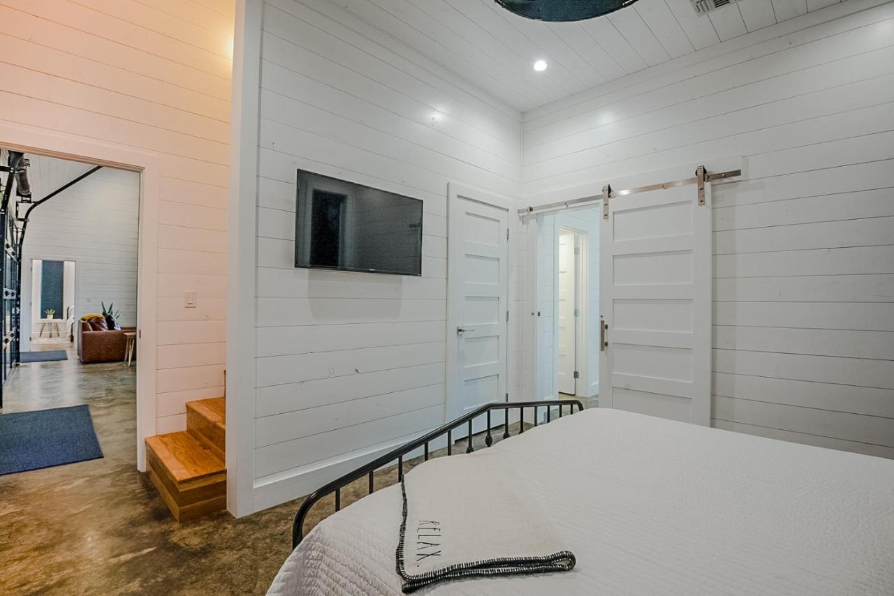 "The Barndo" 4Br Luxury Cabin, Hot Tub, Fire Pit, Bunks, Arcades, Playhouse! Broken Bow Exterior photo