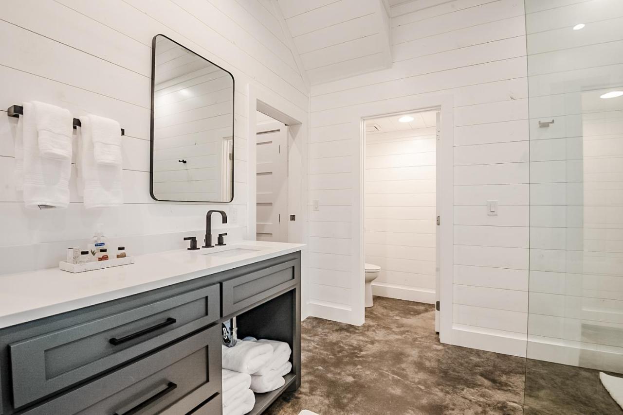"The Barndo" 4Br Luxury Cabin, Hot Tub, Fire Pit, Bunks, Arcades, Playhouse! Broken Bow Exterior photo