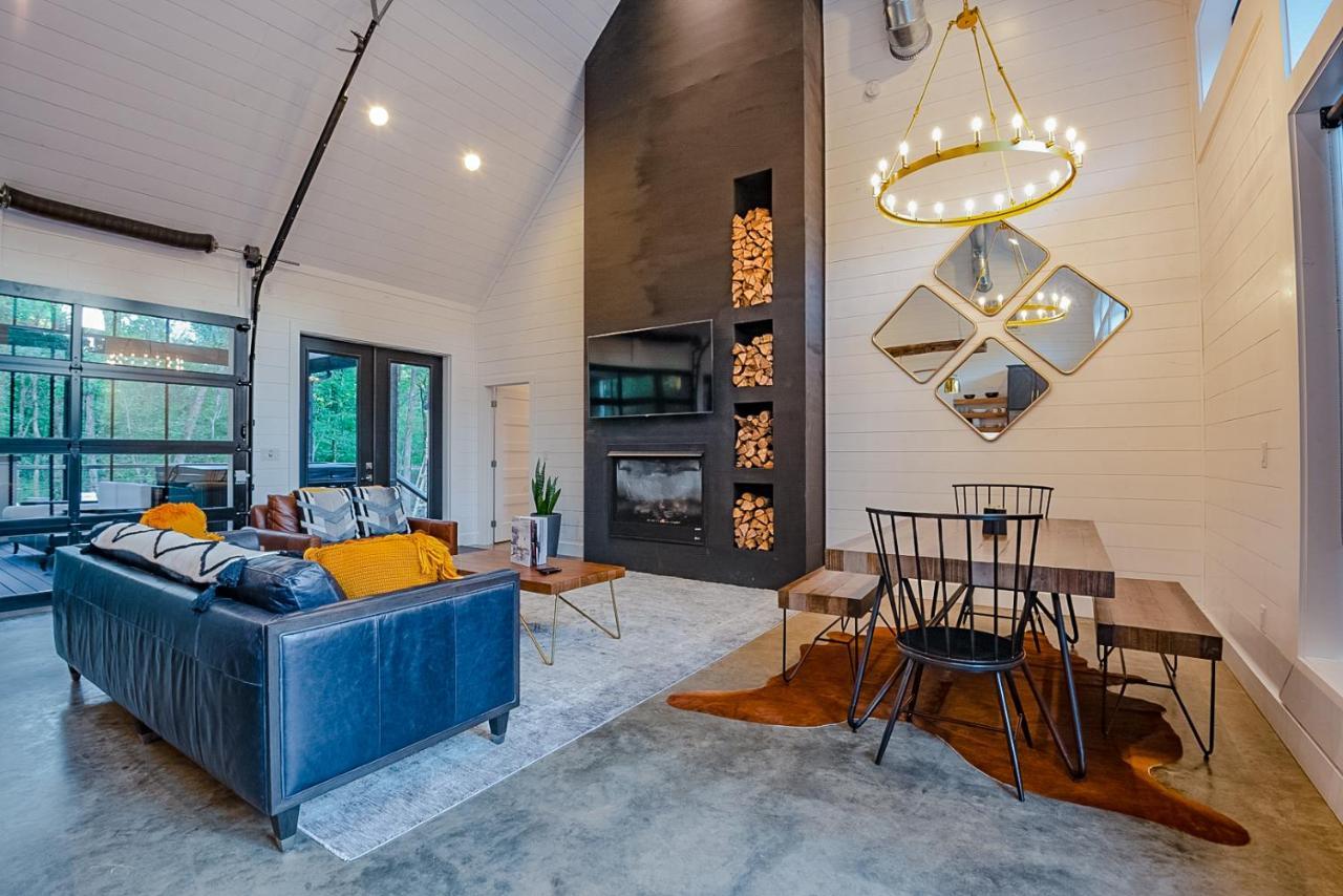 "The Barndo" 4Br Luxury Cabin, Hot Tub, Fire Pit, Bunks, Arcades, Playhouse! Broken Bow Exterior photo